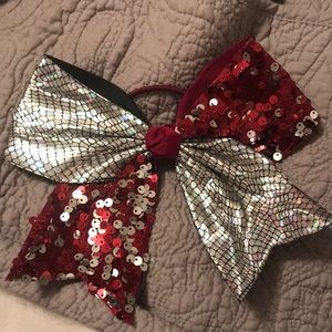Cheer bow